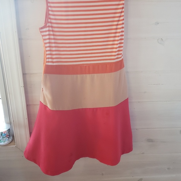 women's dress - Picture 2 of 3